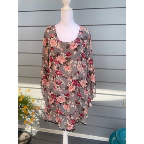 Dee Elle Size Small‎ Tunic Boho Dress Gray and Pink Floral with Bell Sleeves - Picture 2 of 6